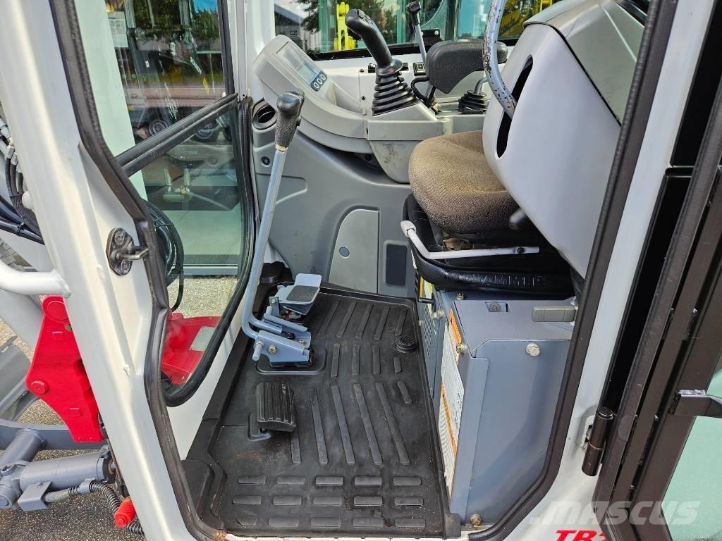 Takeuchi TB 225 Мини-экскаваторы
