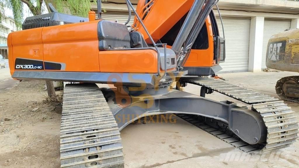 Doosan DX 300 Гусеничные экскаваторы