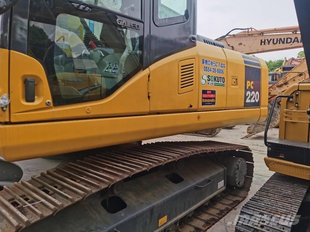 Komatsu PC220-7 Гусеничные экскаваторы
