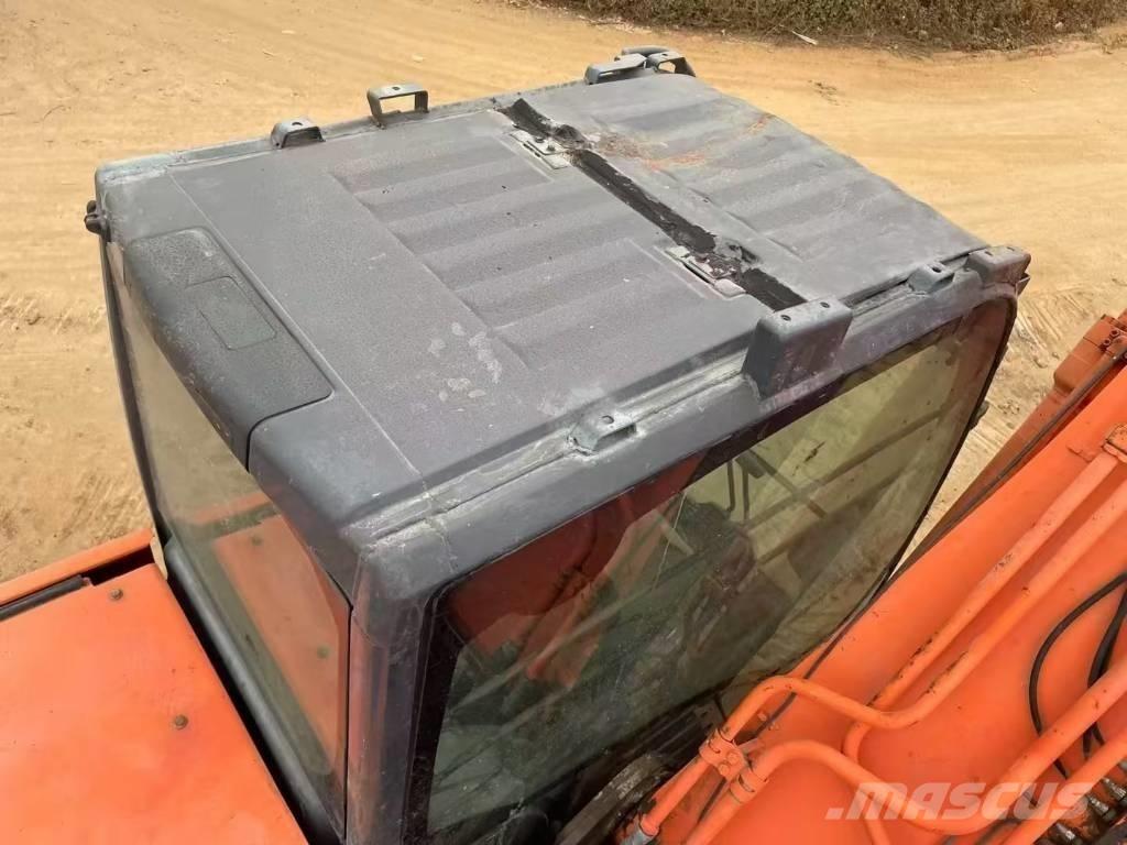 Hitachi ZX 200 Гусеничные экскаваторы