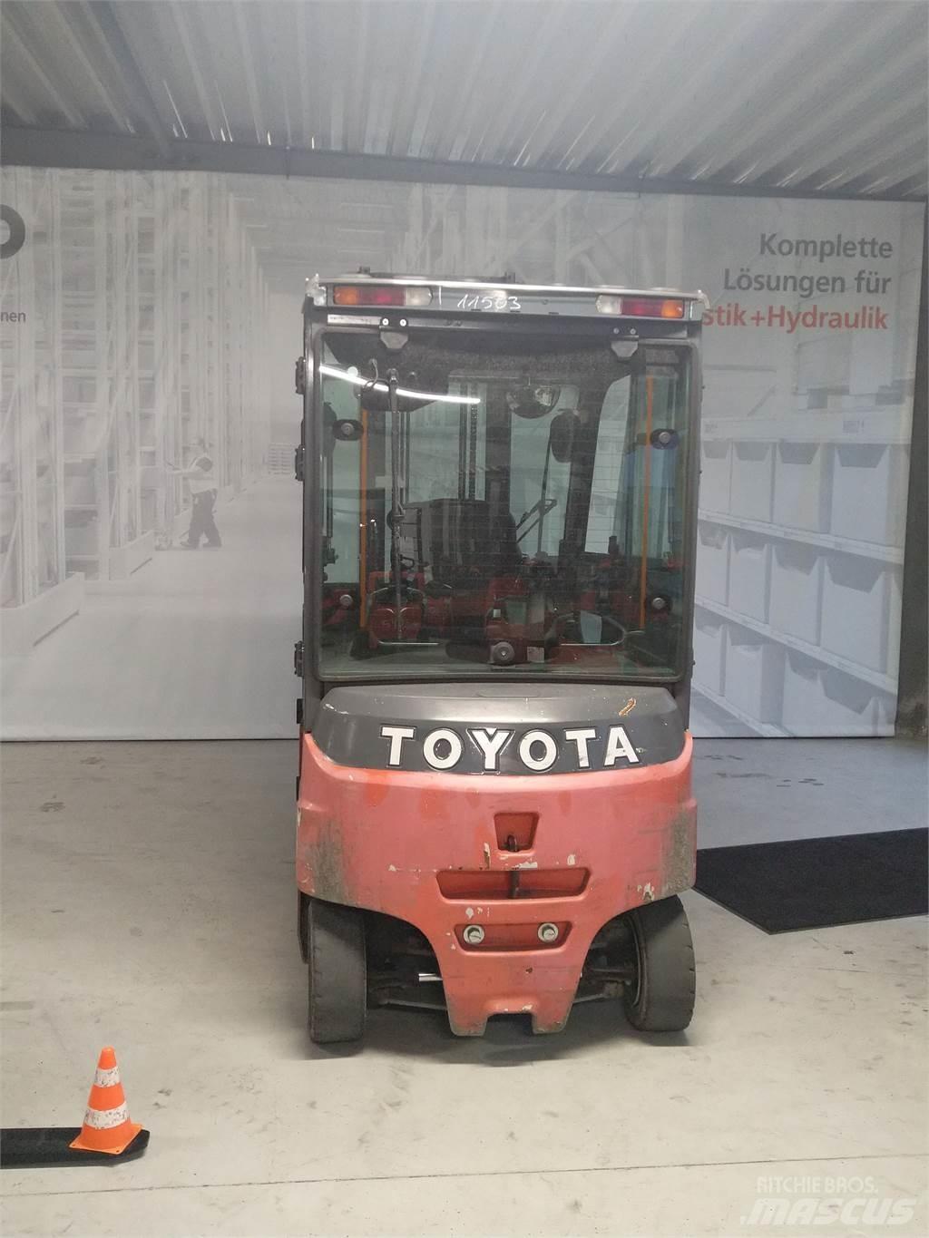 Toyota 8FBMT30 Электропогрузчики