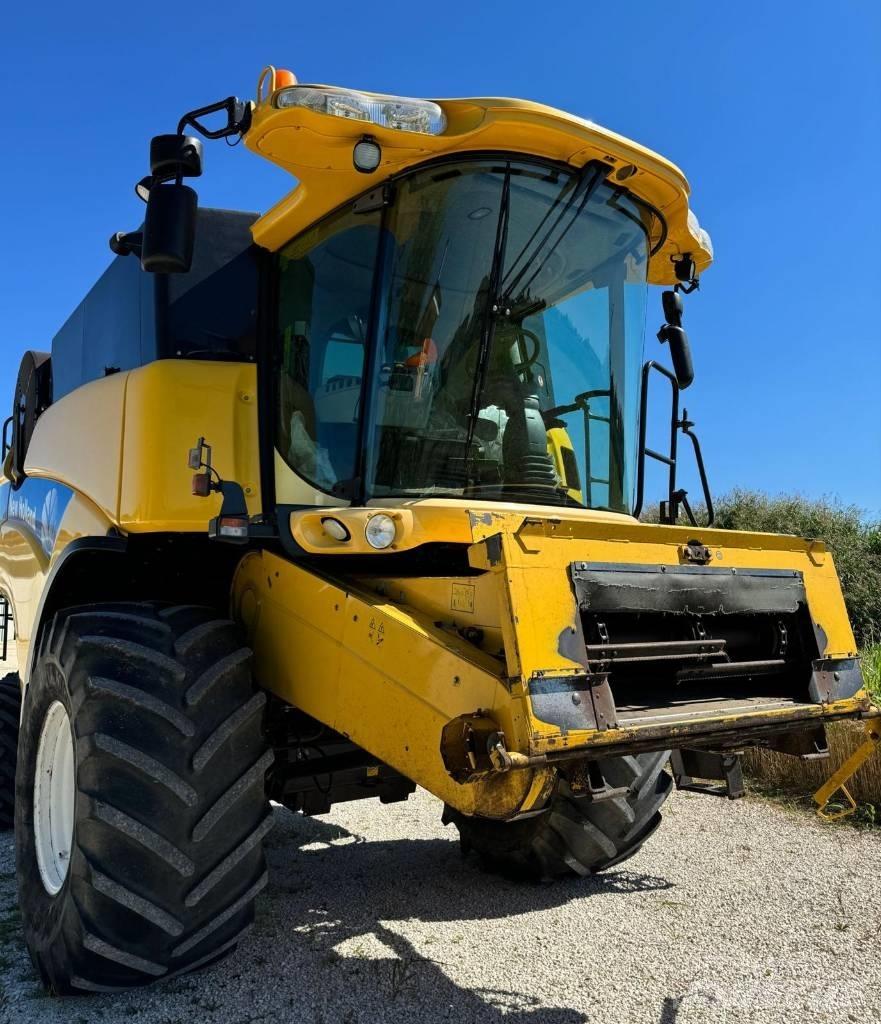 New Holland CX 760 Зерноуборочные комбайны