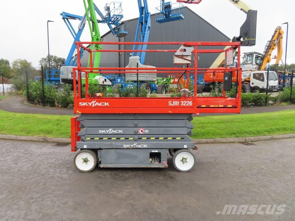 SkyJack SJ III 3226 Ножничные подъемники