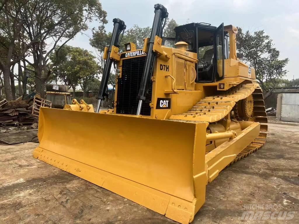 CAT D7H Гусеничные бульдозеры