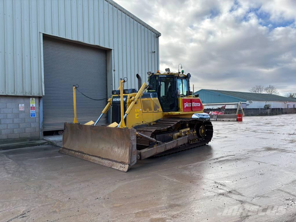 Komatsu D65PX-18E0 Гусеничные бульдозеры