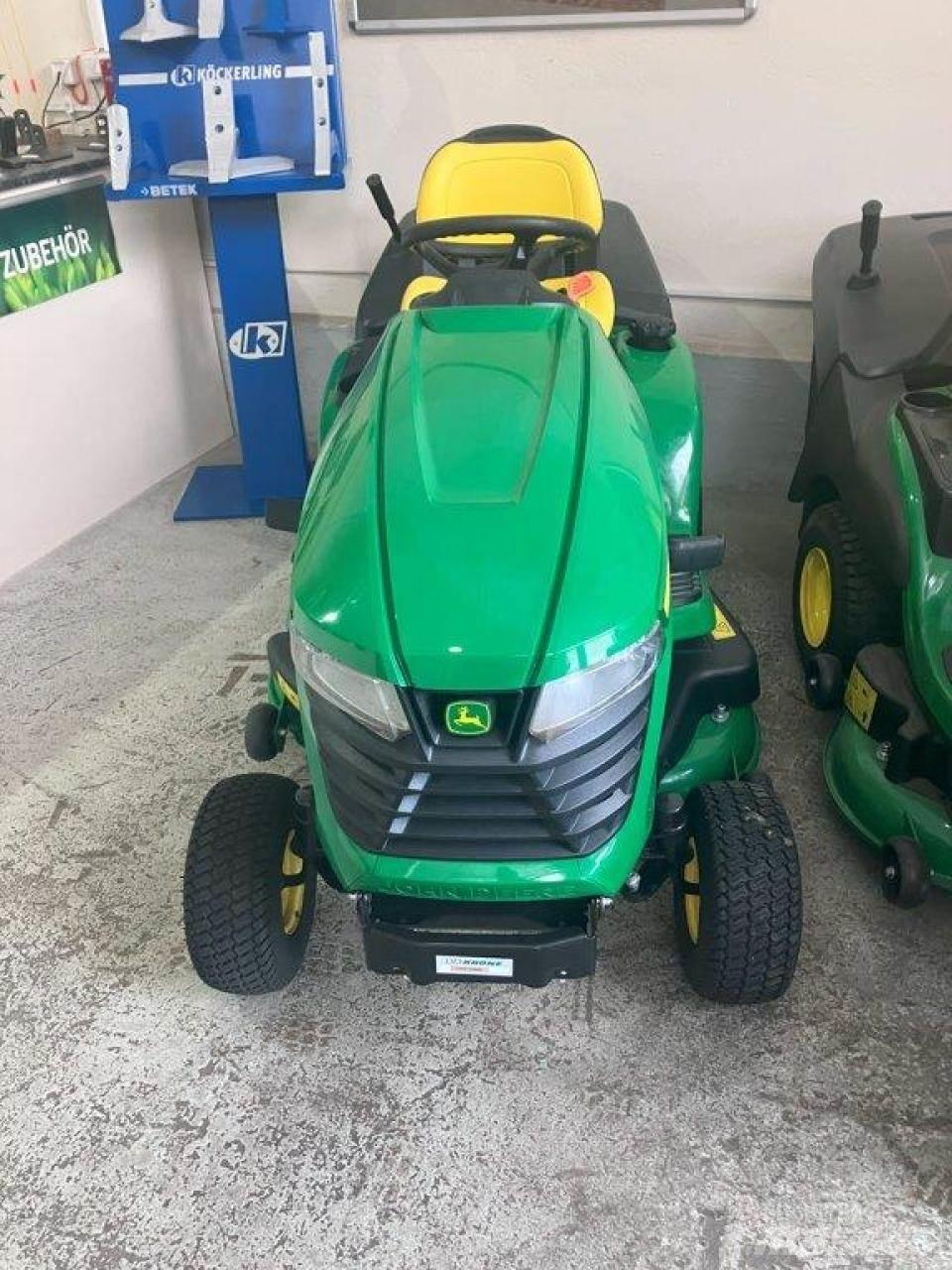 John Deere X350R Самоходные газонокосилки