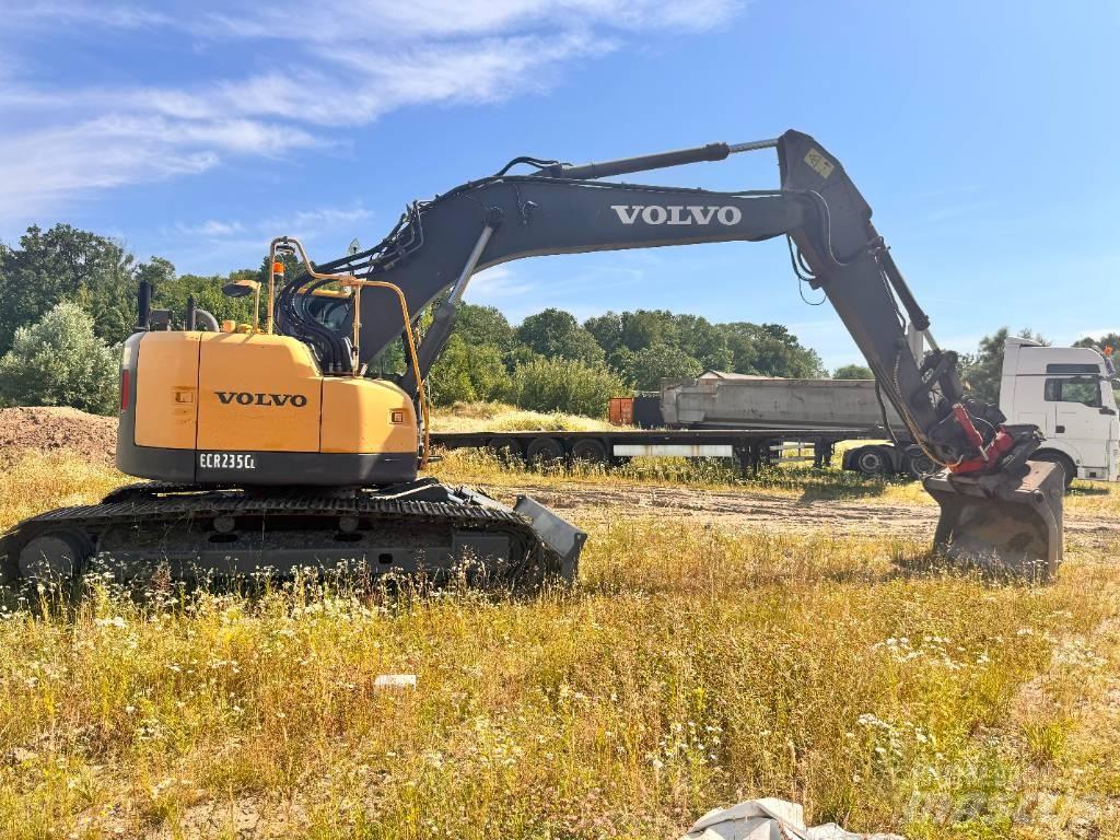 Volvo ECR 235 C L Гусеничные экскаваторы