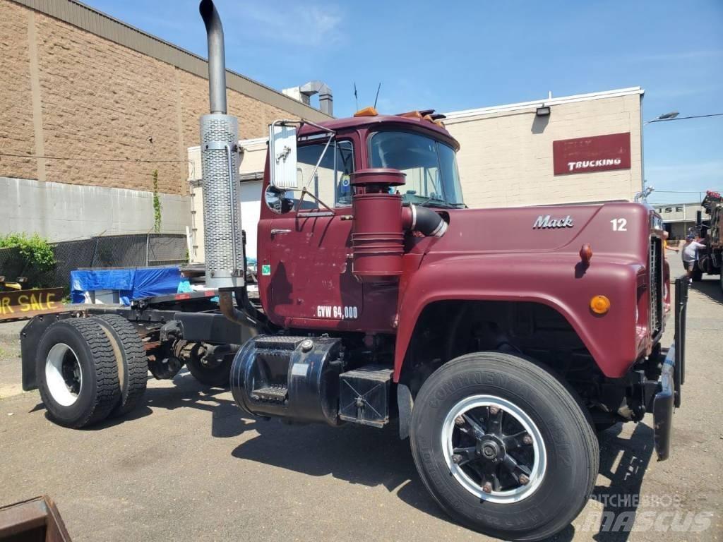 Mack RD 690 P Седельные тягачи