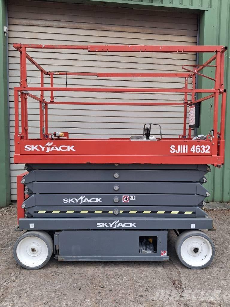 SkyJack SJ III 4632 Ножничные подъемники