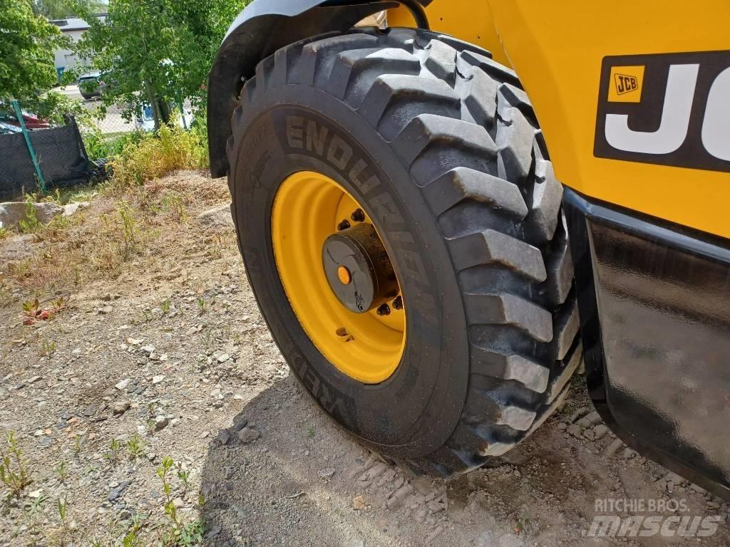 JCB 560-80 Agri Plus Телескопические погрузчики