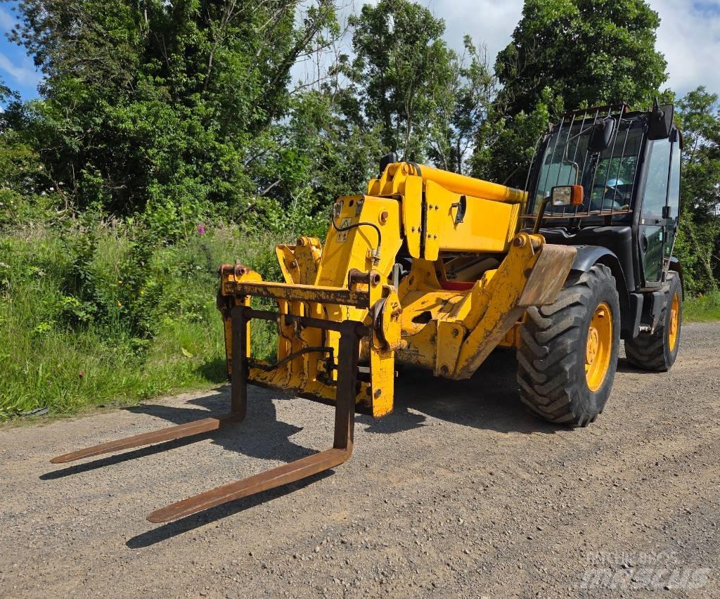 JCB 535-140 Телескопические погрузчики