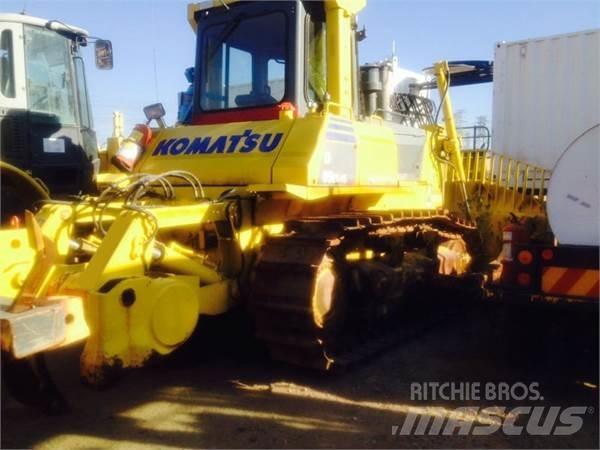 Komatsu D85EX-15 Гусеничные бульдозеры