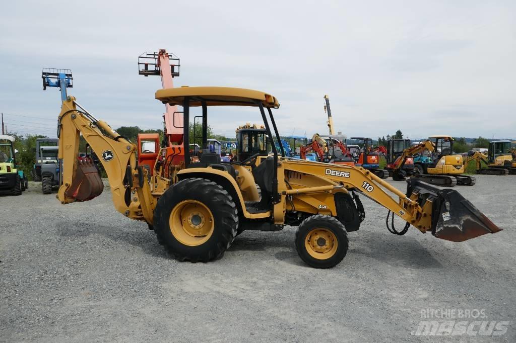 DEERE 110 Экскаваторы-погрузчики
