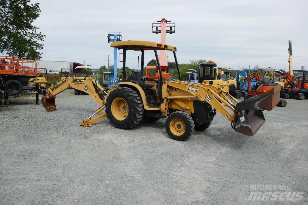 DEERE 110 Экскаваторы-погрузчики