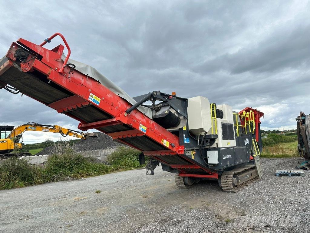 Sandvik QJ 241 Мобильные дробилки