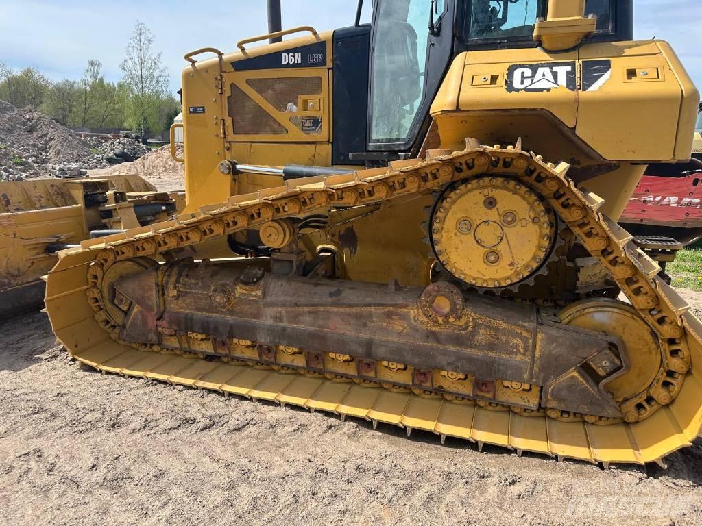CAT D 6 N Гусеничные бульдозеры