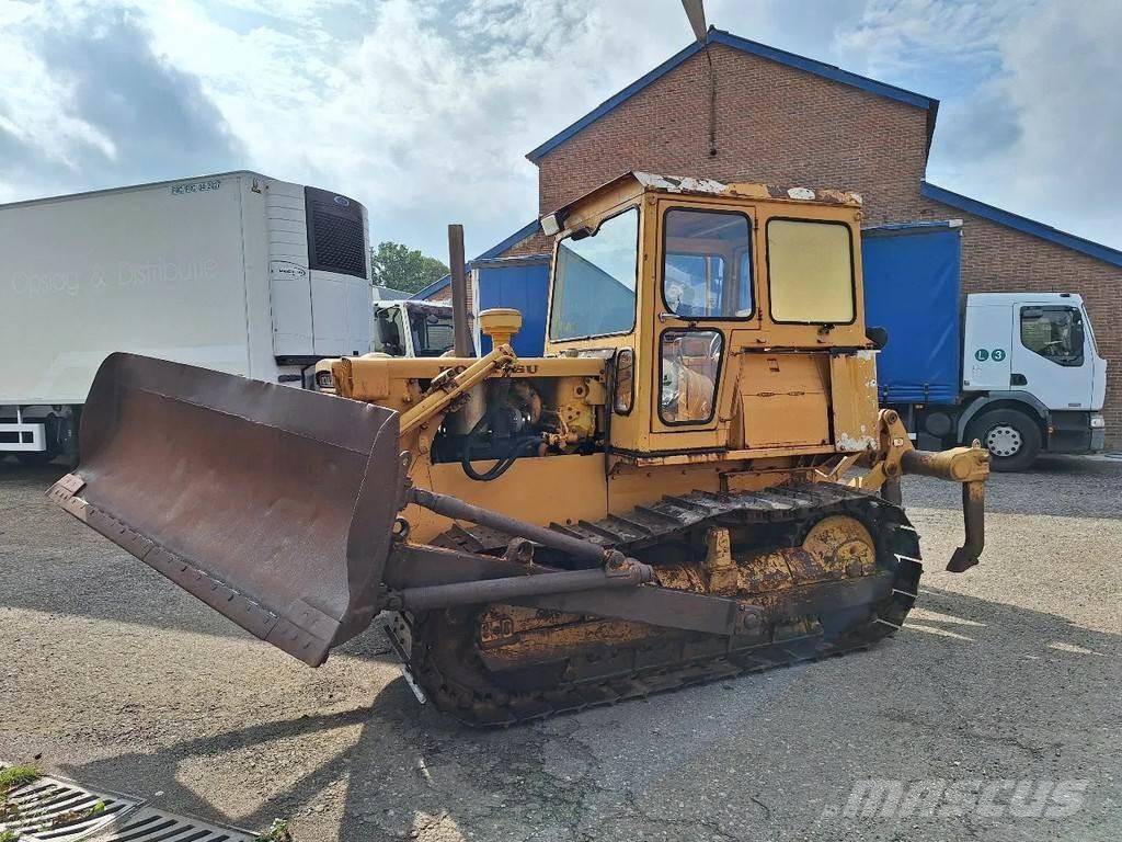 Komatsu D45-1 Гусеничные бульдозеры