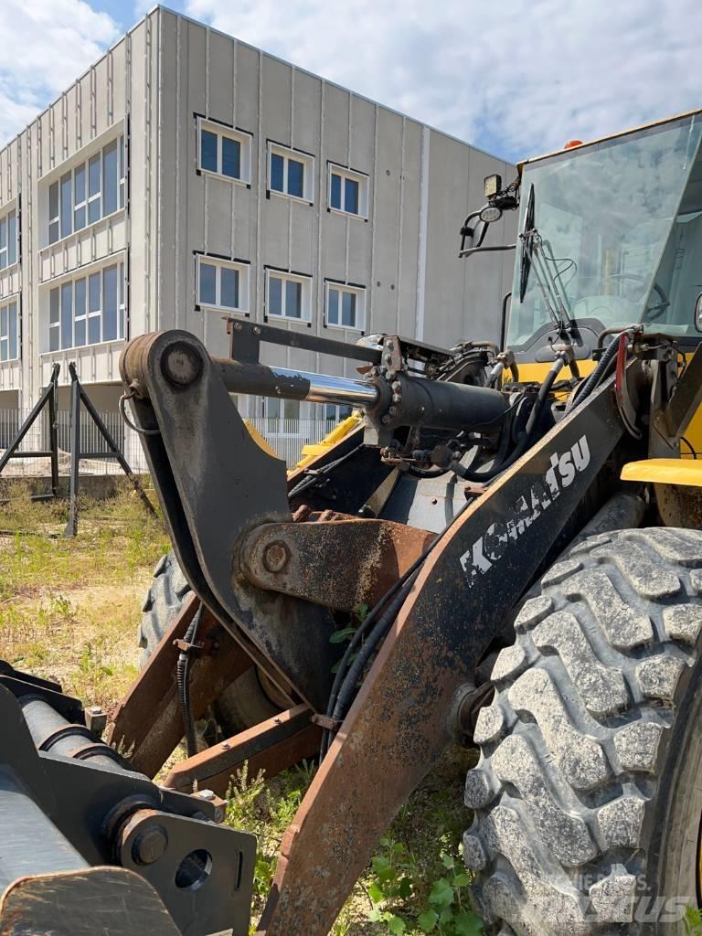 Komatsu WA 250 PZ-6 Фронтальные погрузчики