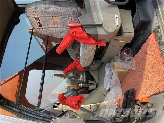 Hitachi ZX210 Гусеничные экскаваторы