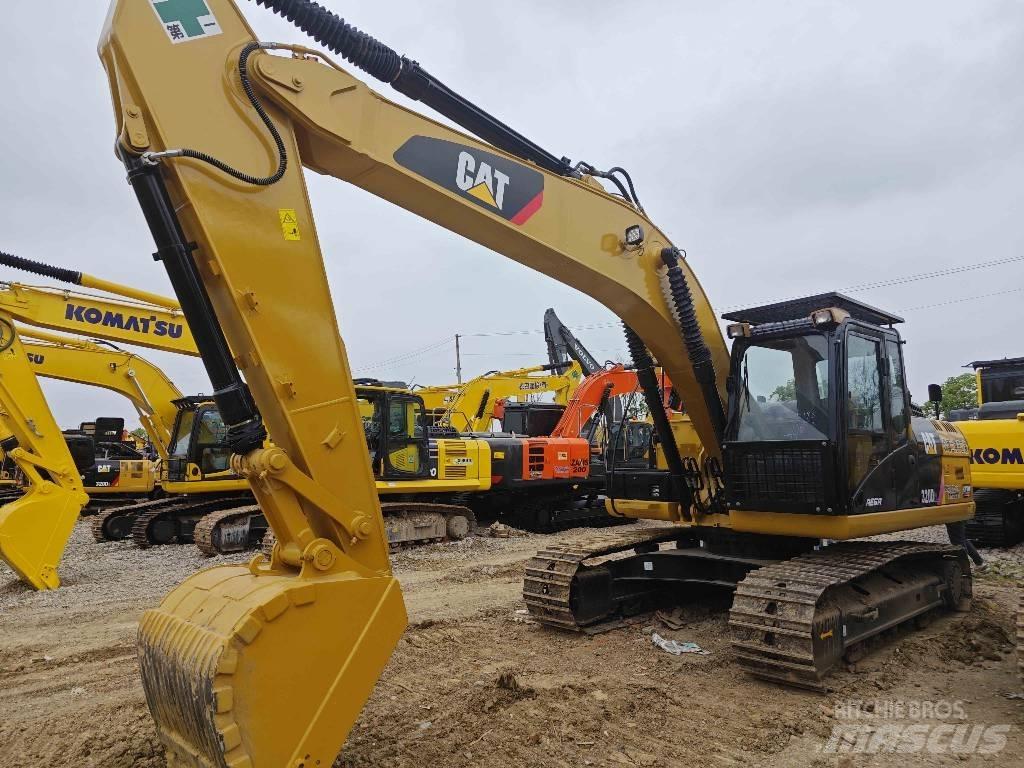CAT CAT320d Малые экскаваторы 7т-12т