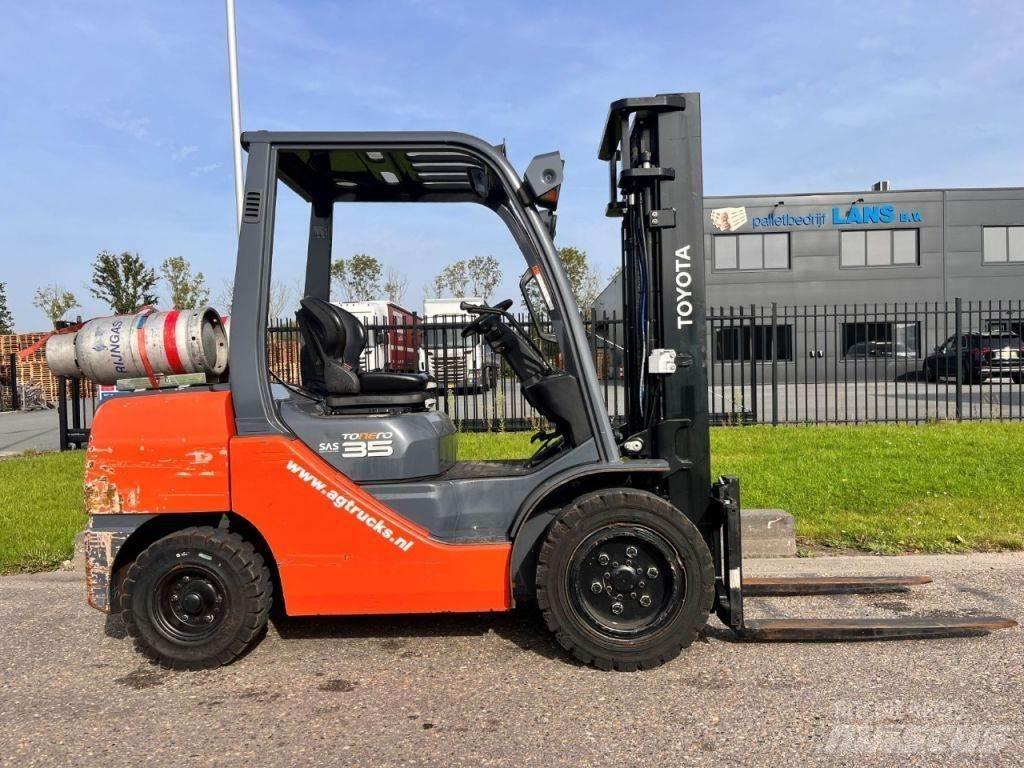 Toyota 02-8FGJF35 Газовые погрузчики