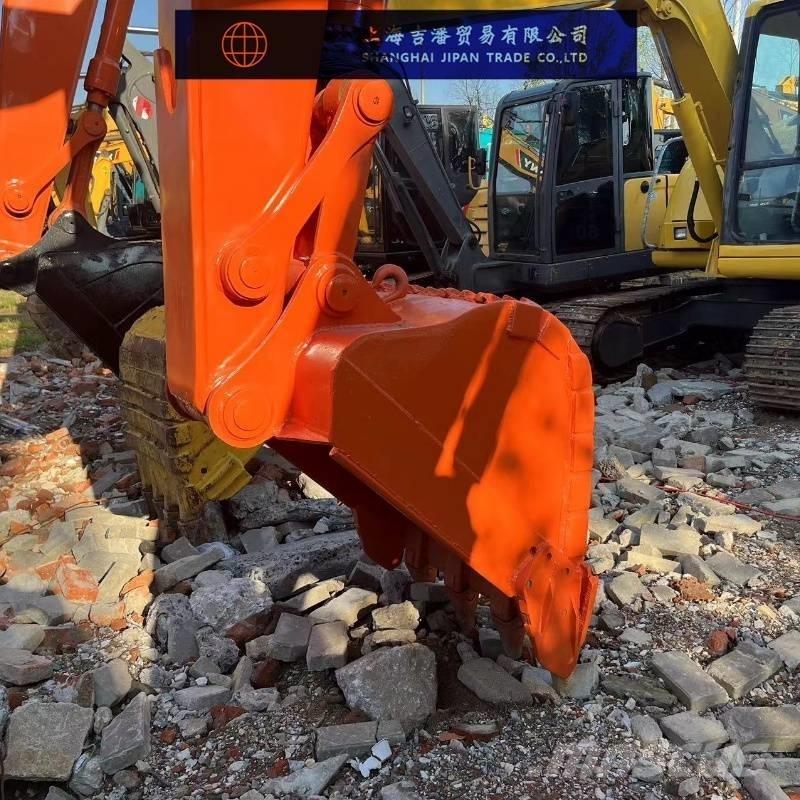 Hitachi ZX 135 Гусеничные экскаваторы