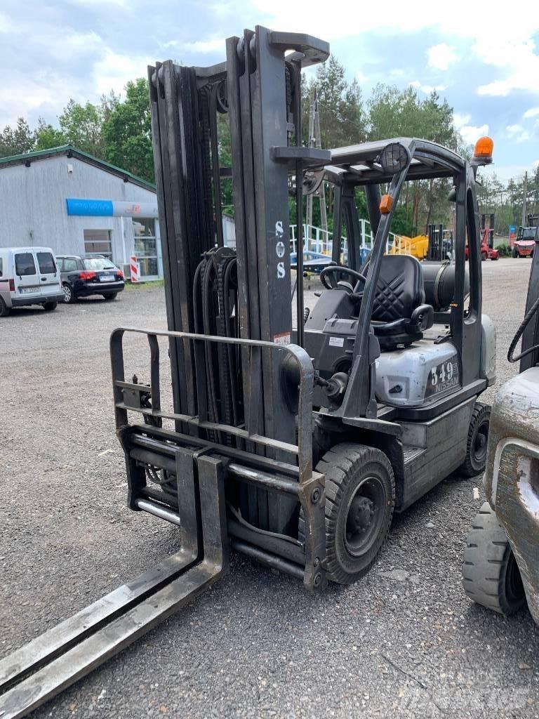 Nissan U1D2A25PQ Газовые погрузчики