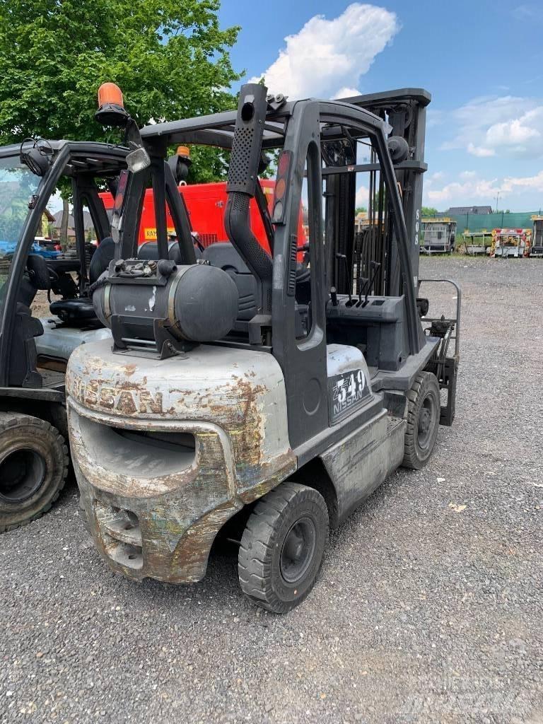 Nissan U1D2A25PQ Газовые погрузчики