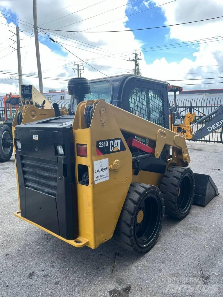 CAT 226 D Мини-погрузчики