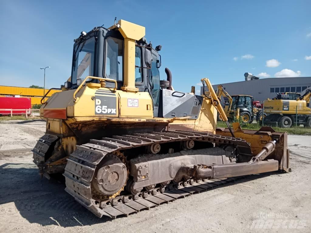 Komatsu D 65 PX-15 Гусеничные бульдозеры