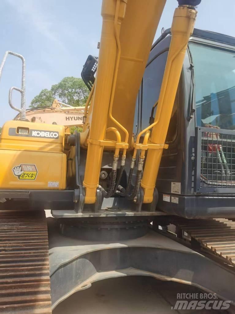 Kobelco SK 200 Гусеничные экскаваторы