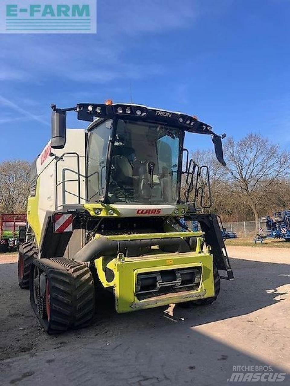 CLAAS trion 730tt Зерноуборочные комбайны