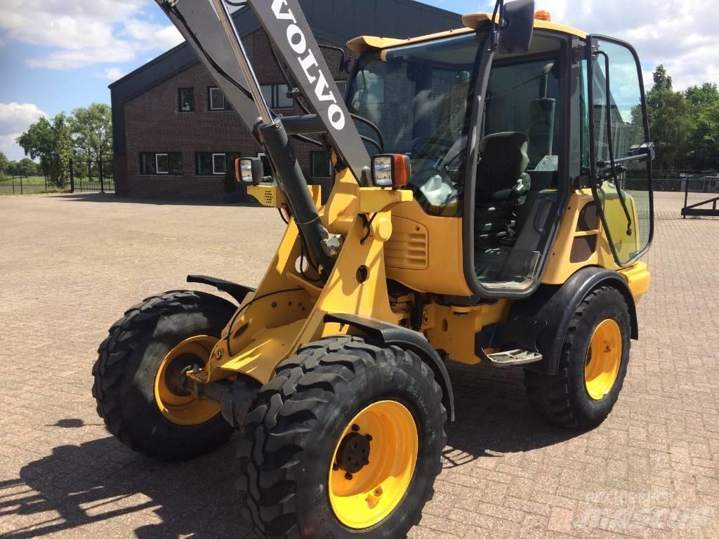 Volvo L 25 F Фронтальные погрузчики