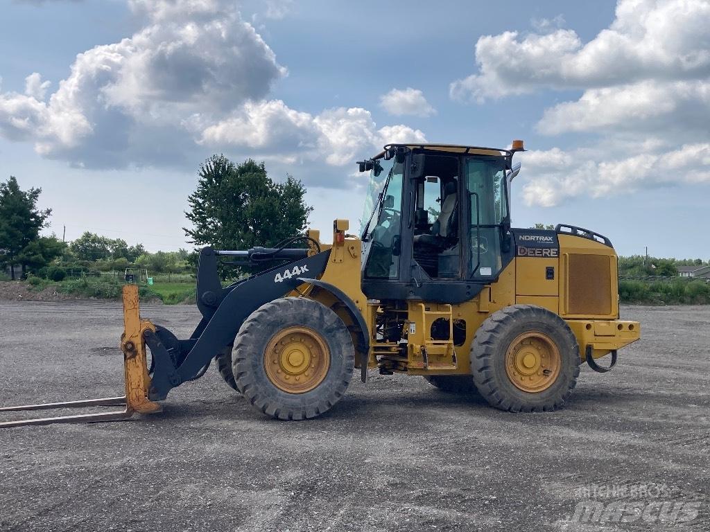 DEERE 444K Фронтальные погрузчики
