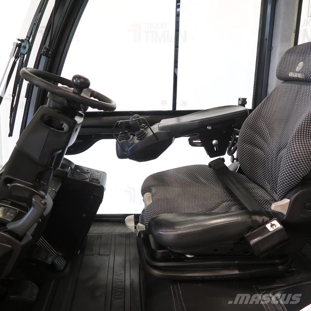 Toyota 8FD35N Газовые погрузчики