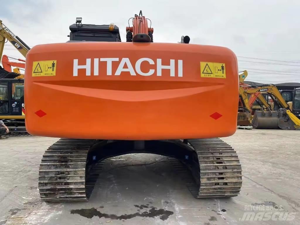 Hitachi ZX 200 Гусеничные экскаваторы