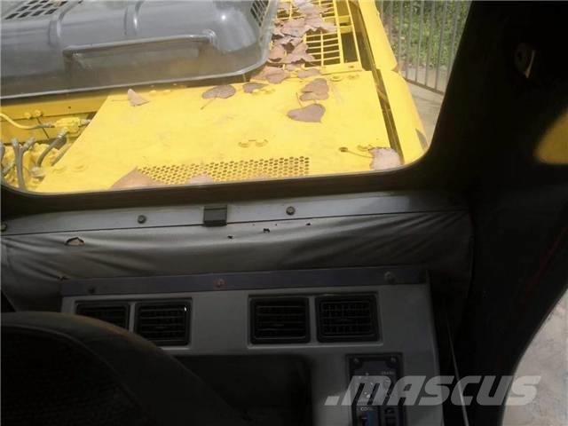 Komatsu pc200-6 Гусеничные экскаваторы