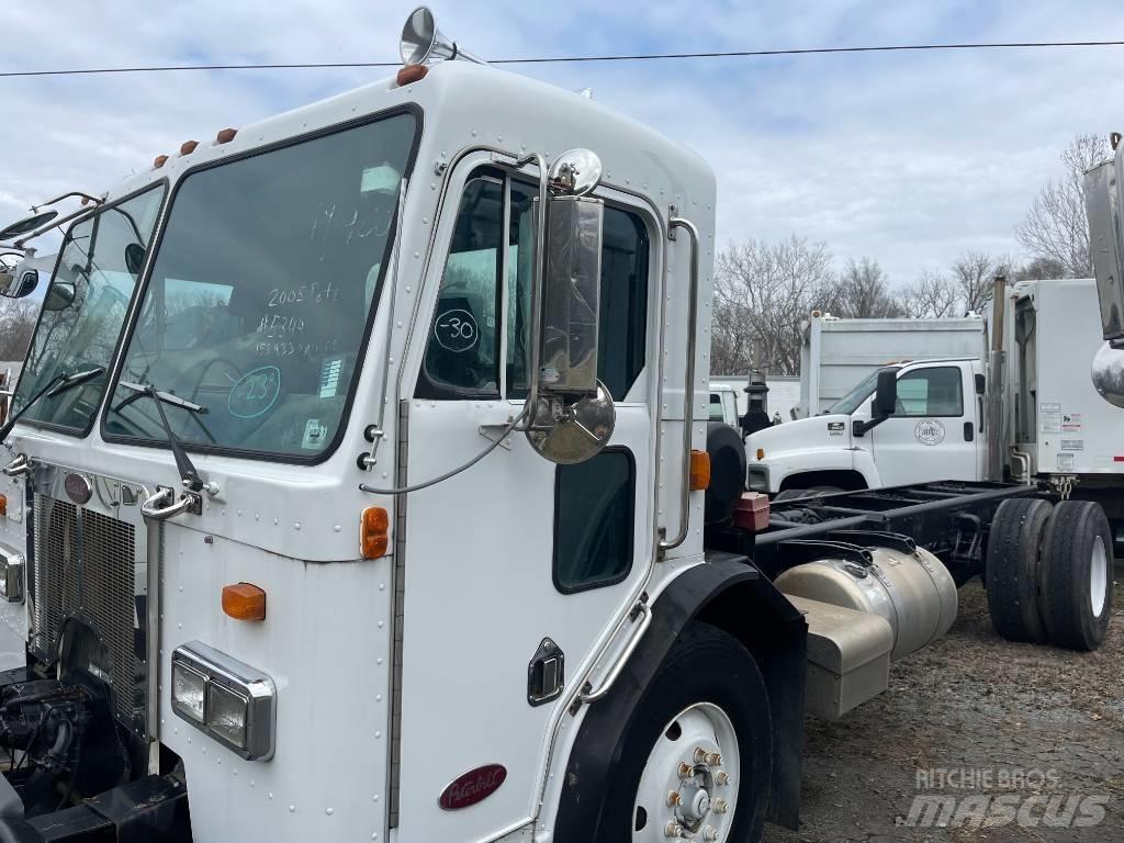 Peterbilt 320 Шасси с кабиной