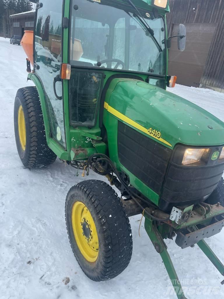 John Deere 4410 Коммунальные тракторы