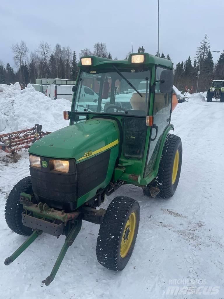 John Deere 4410 Коммунальные тракторы
