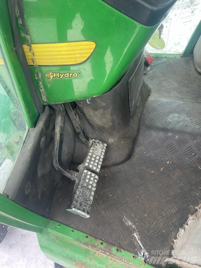 John Deere 4410 Коммунальные тракторы