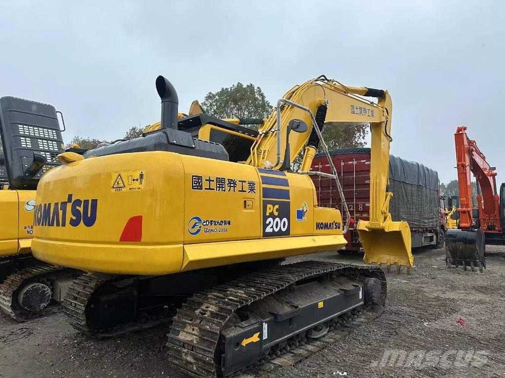 Komatsu PC 200 Гусеничные экскаваторы