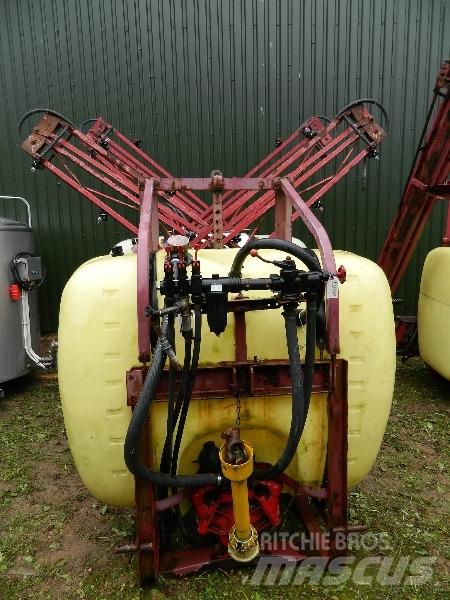 Hardi 800 Прицепные опрыскиватели