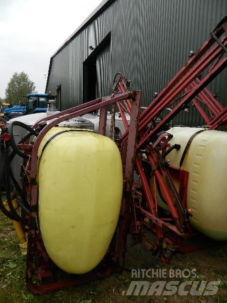 Hardi 800 Прицепные опрыскиватели