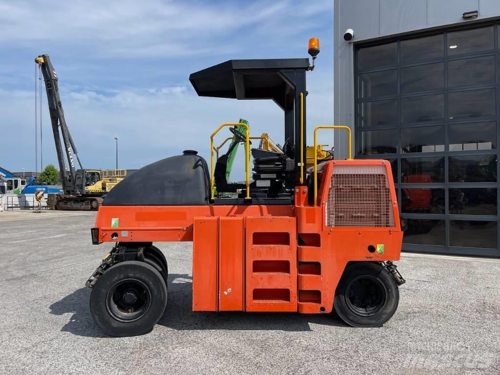 Dynapac CP 142 Пневматические катки