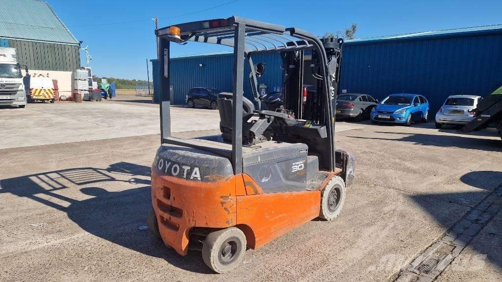 Toyota 8 FBMT 30 Электропогрузчики