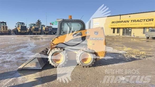 CASE SR200 Мини-погрузчики