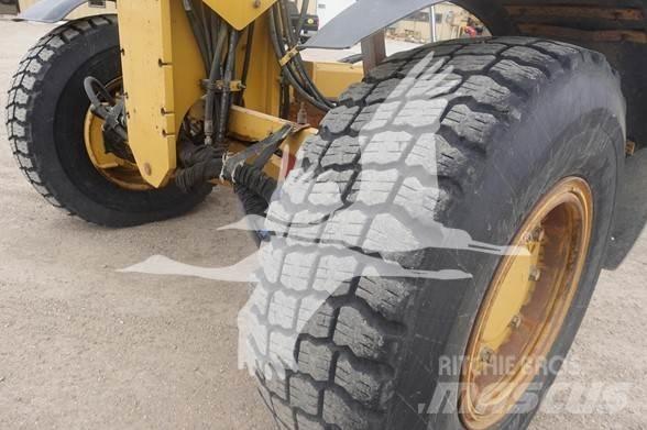 CAT 140M AWD Грейдеры