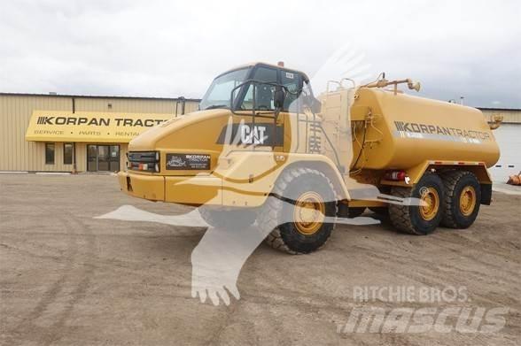 CAT 730 Поливочные машины