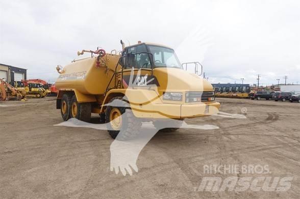 CAT 730 Поливочные машины